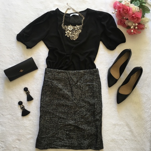 Ann Taylor Dresses & Skirts - 🖤🖤Gray Ann Taylor Skirt🖤🖤